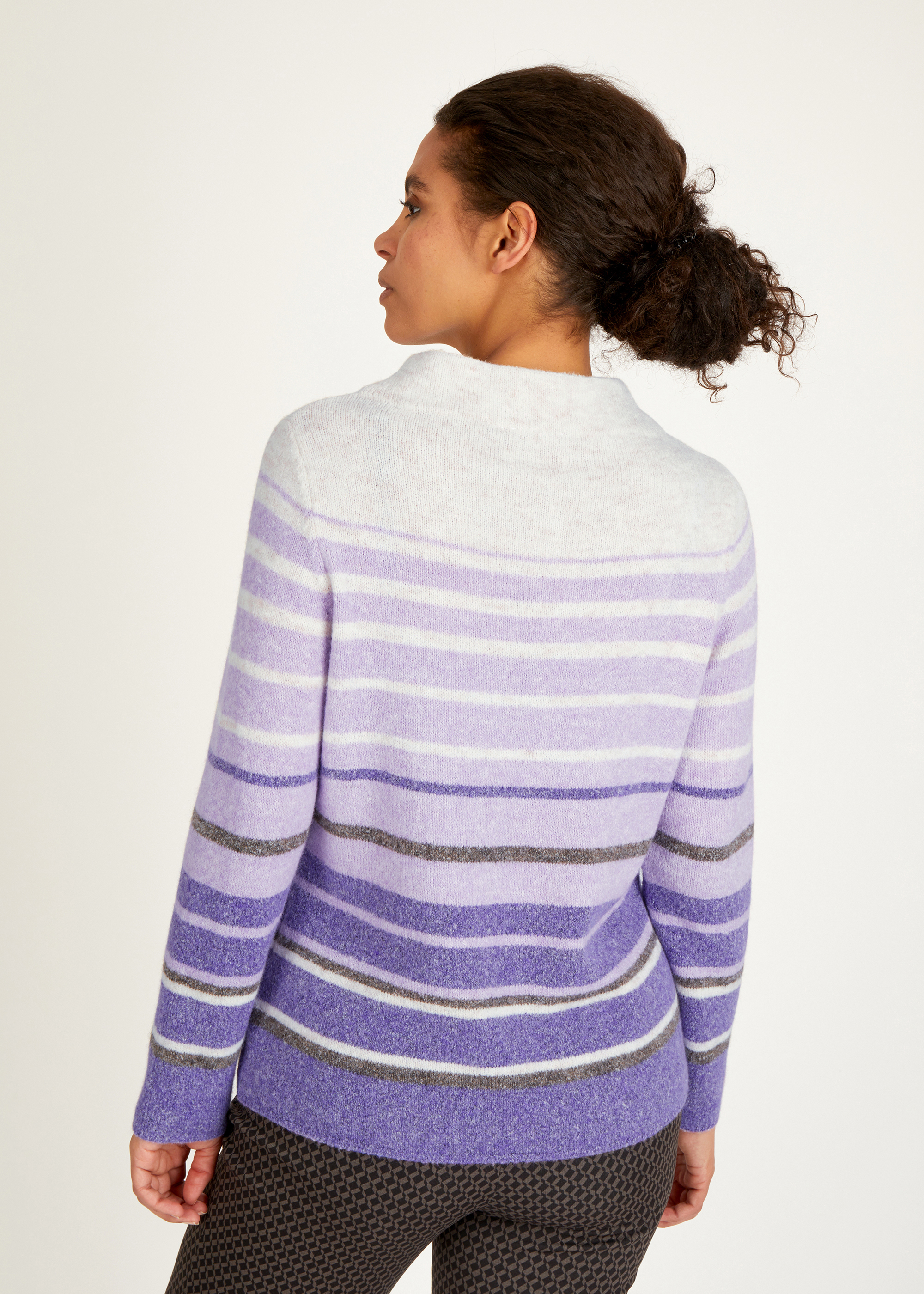 Pullover mit Stehkragen und Streifen