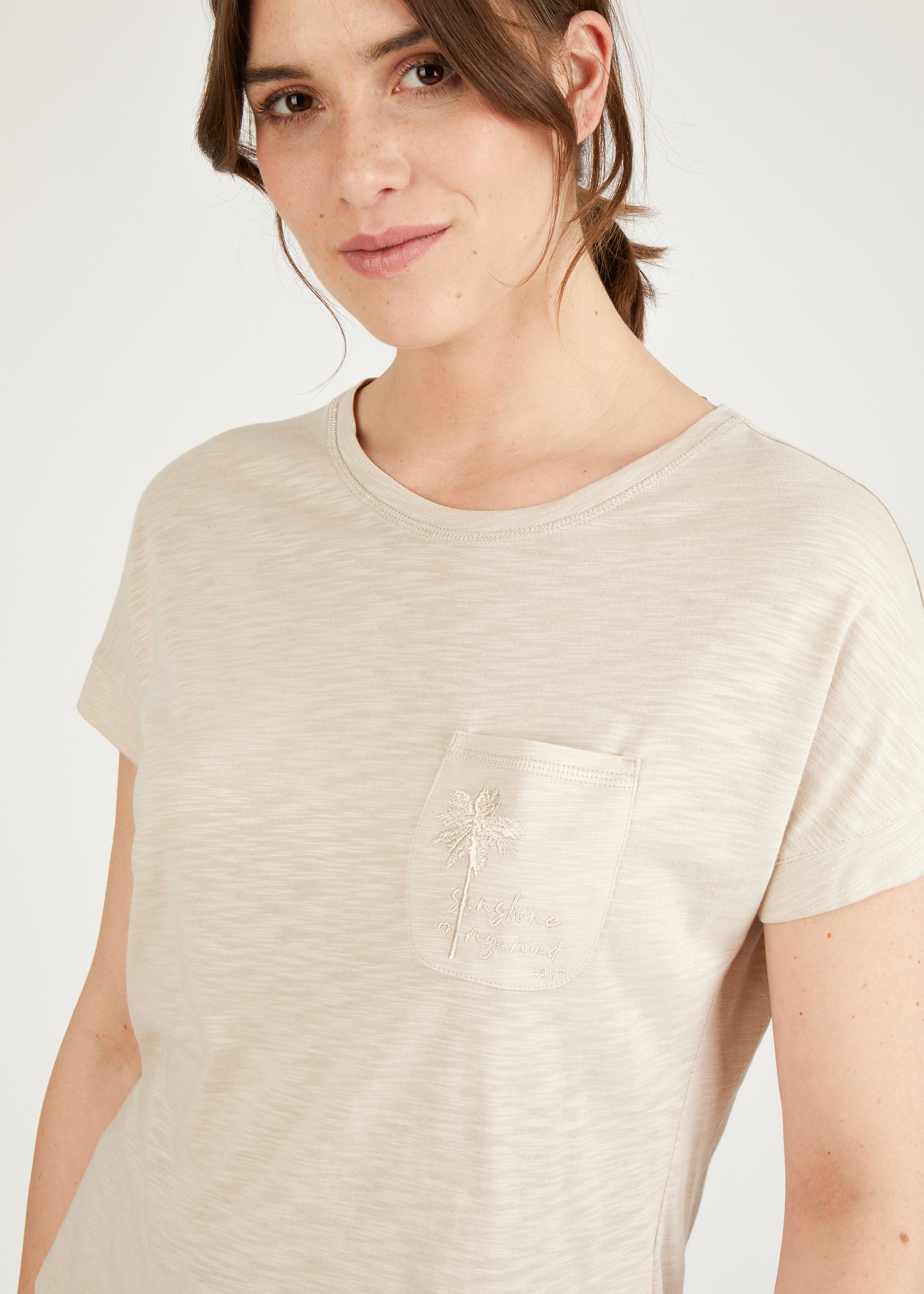 T-Shirt aus Cotton-Viskose Jersey mit Brusttasche